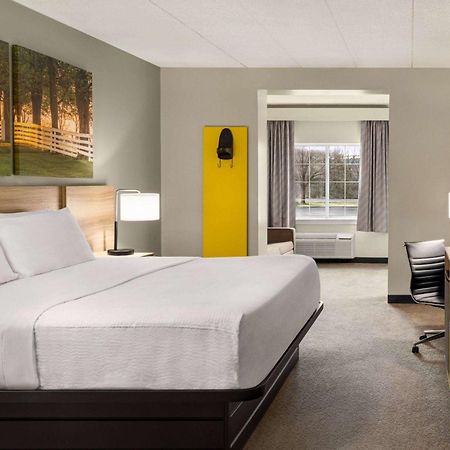 Days Inn & Suites By Wyndham Lancaster Amish Country Mountville Eksteriør bilde