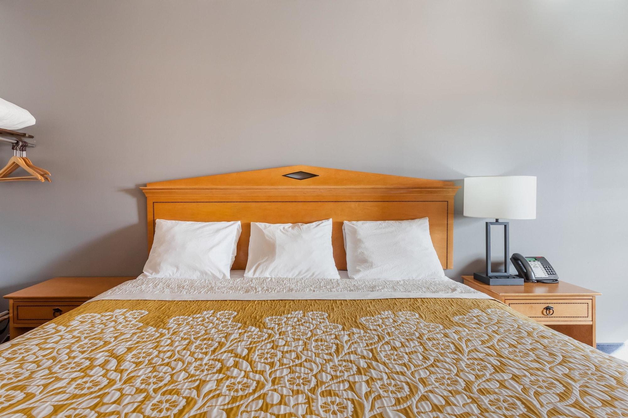 Days Inn & Suites By Wyndham Lancaster Amish Country Mountville Eksteriør bilde