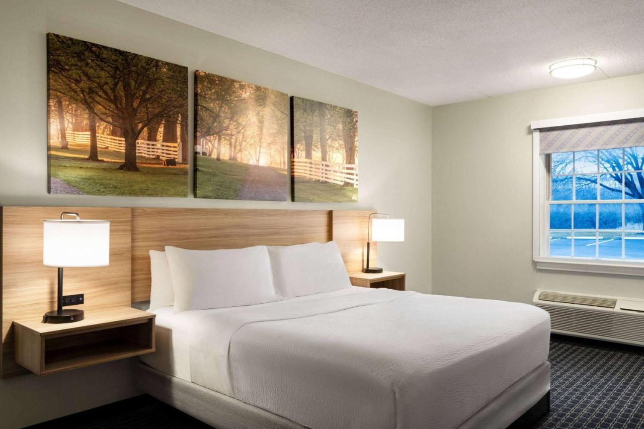 Days Inn & Suites By Wyndham Lancaster Amish Country Mountville Eksteriør bilde