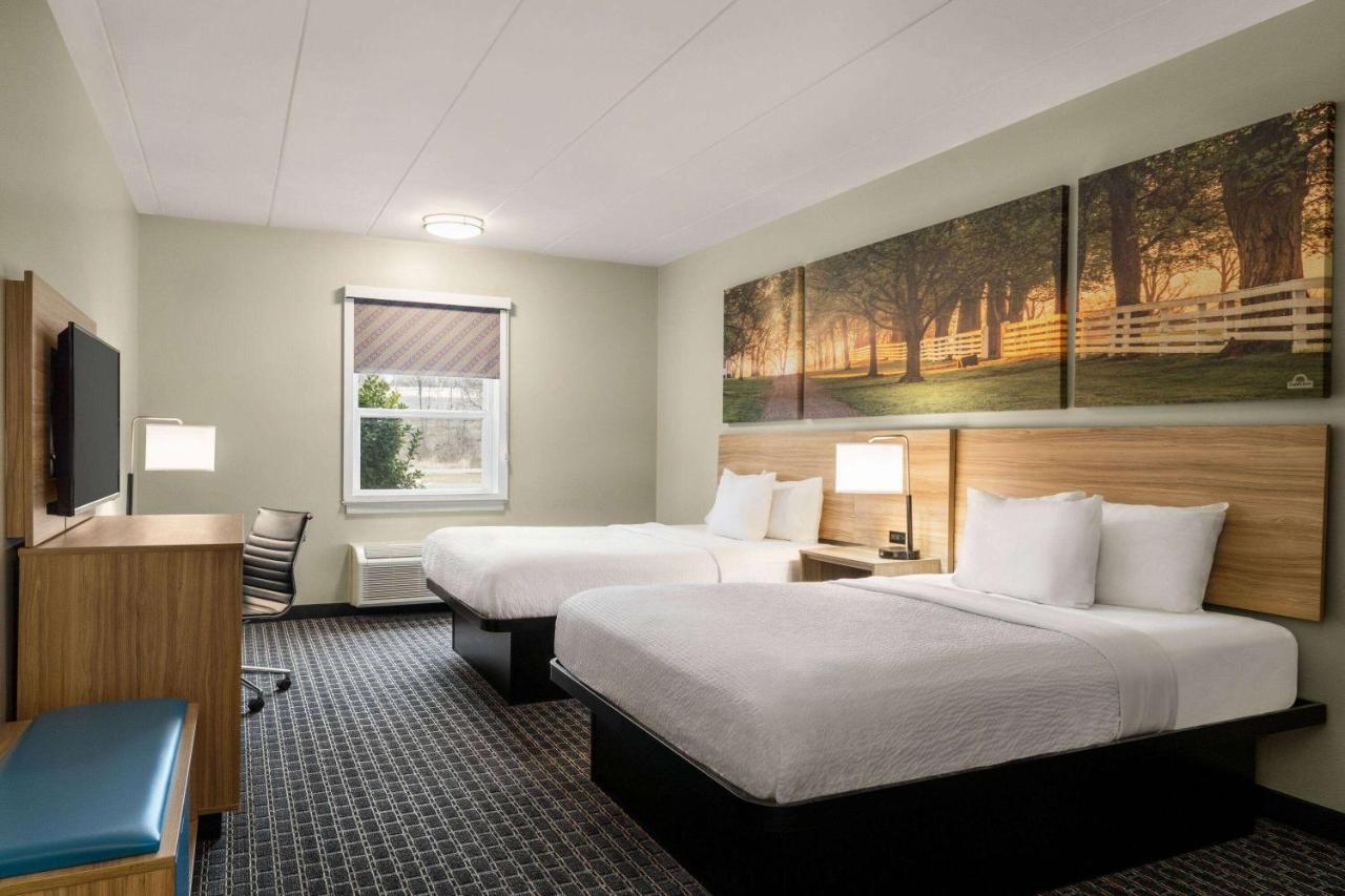 Days Inn & Suites By Wyndham Lancaster Amish Country Mountville Eksteriør bilde