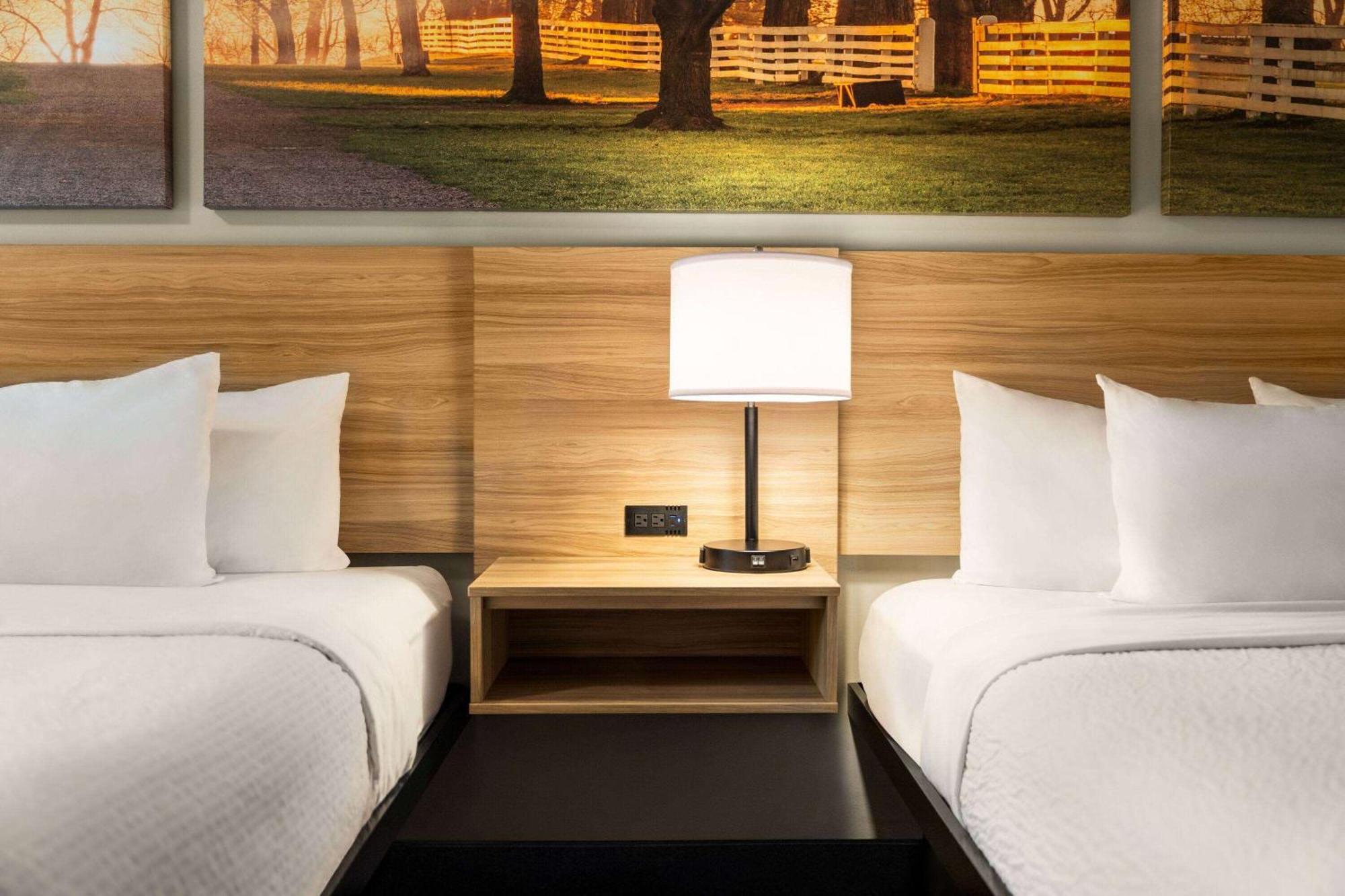 Days Inn & Suites By Wyndham Lancaster Amish Country Mountville Eksteriør bilde