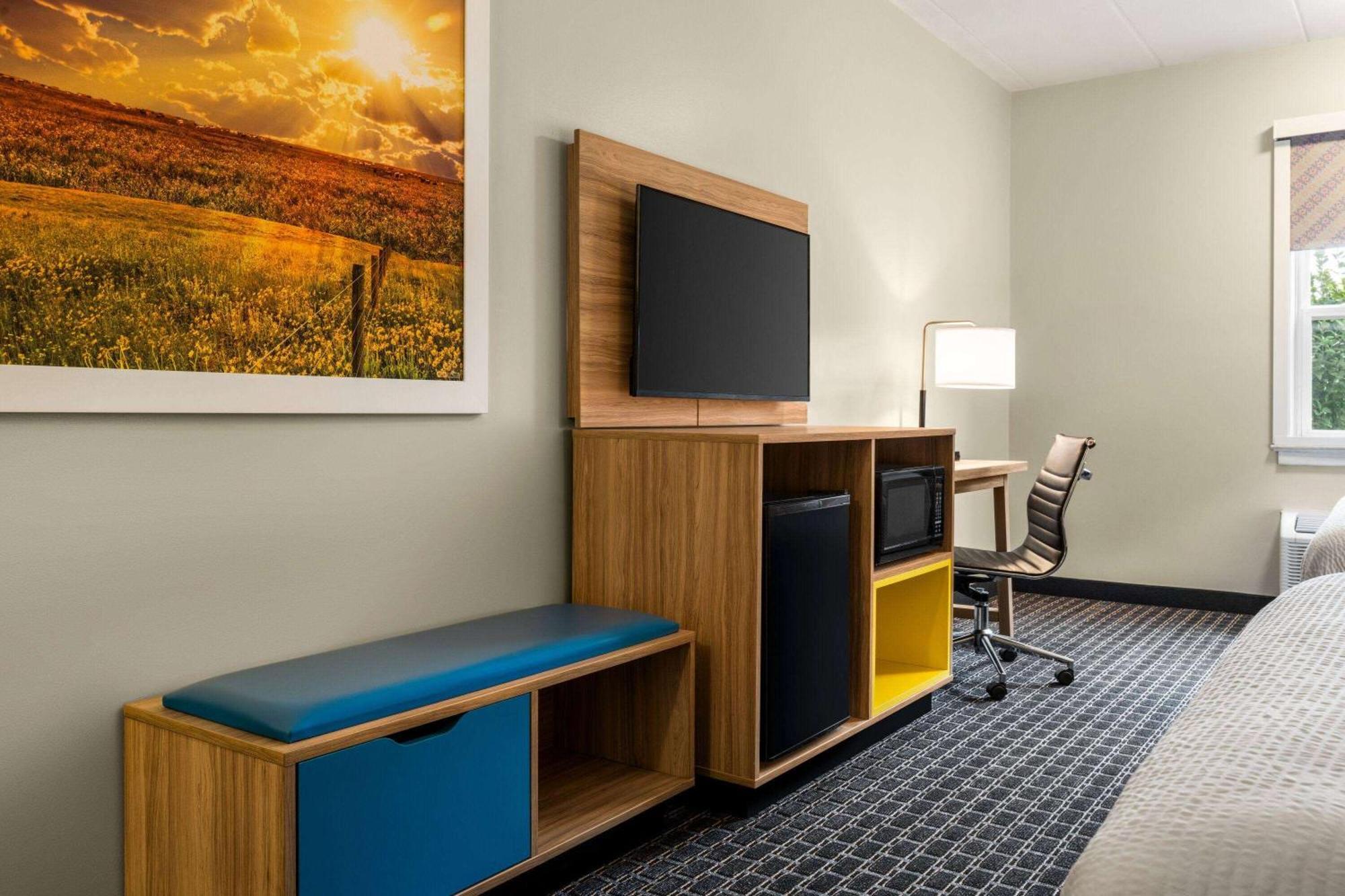 Days Inn & Suites By Wyndham Lancaster Amish Country Mountville Eksteriør bilde