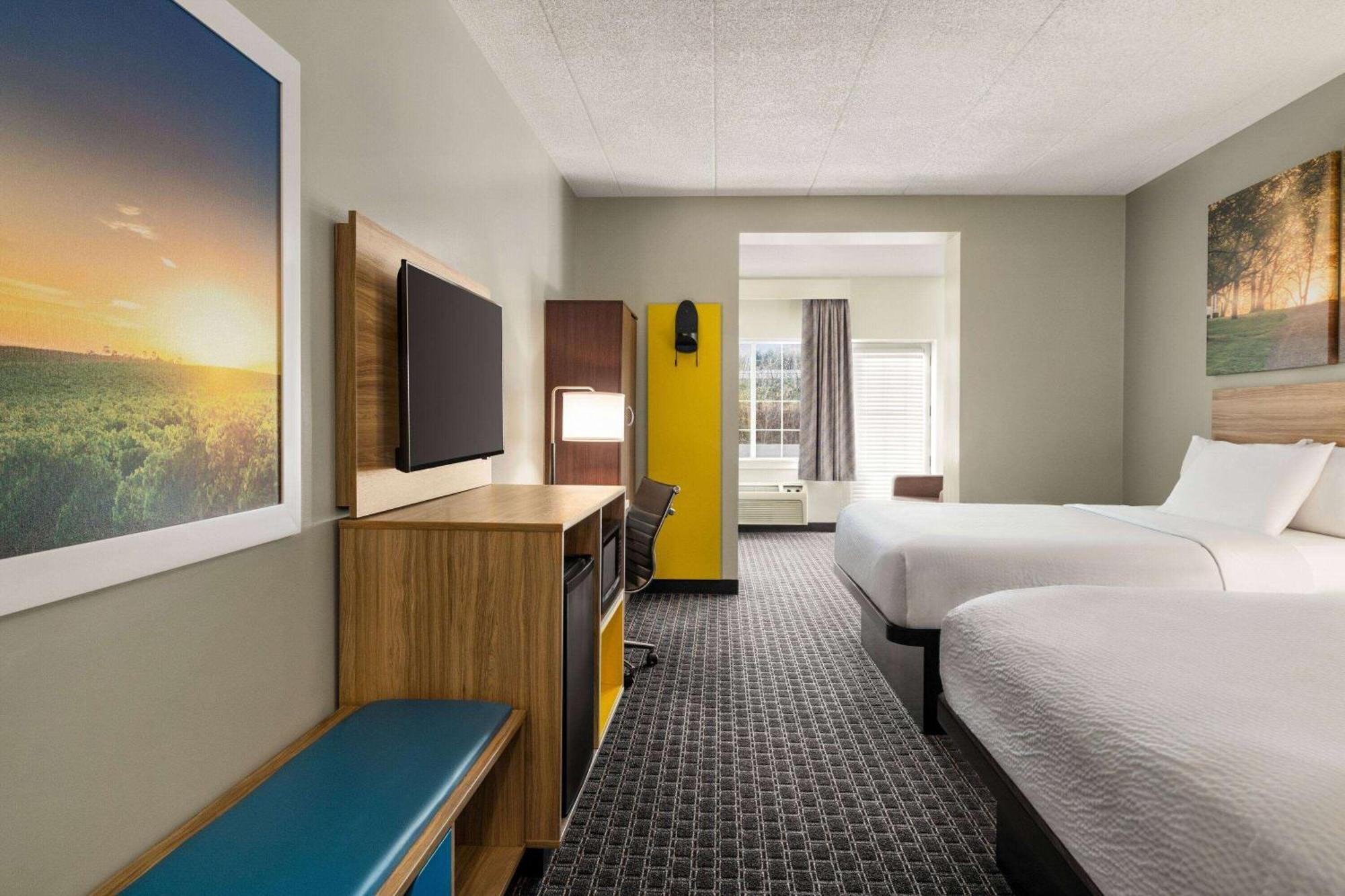 Days Inn & Suites By Wyndham Lancaster Amish Country Mountville Eksteriør bilde