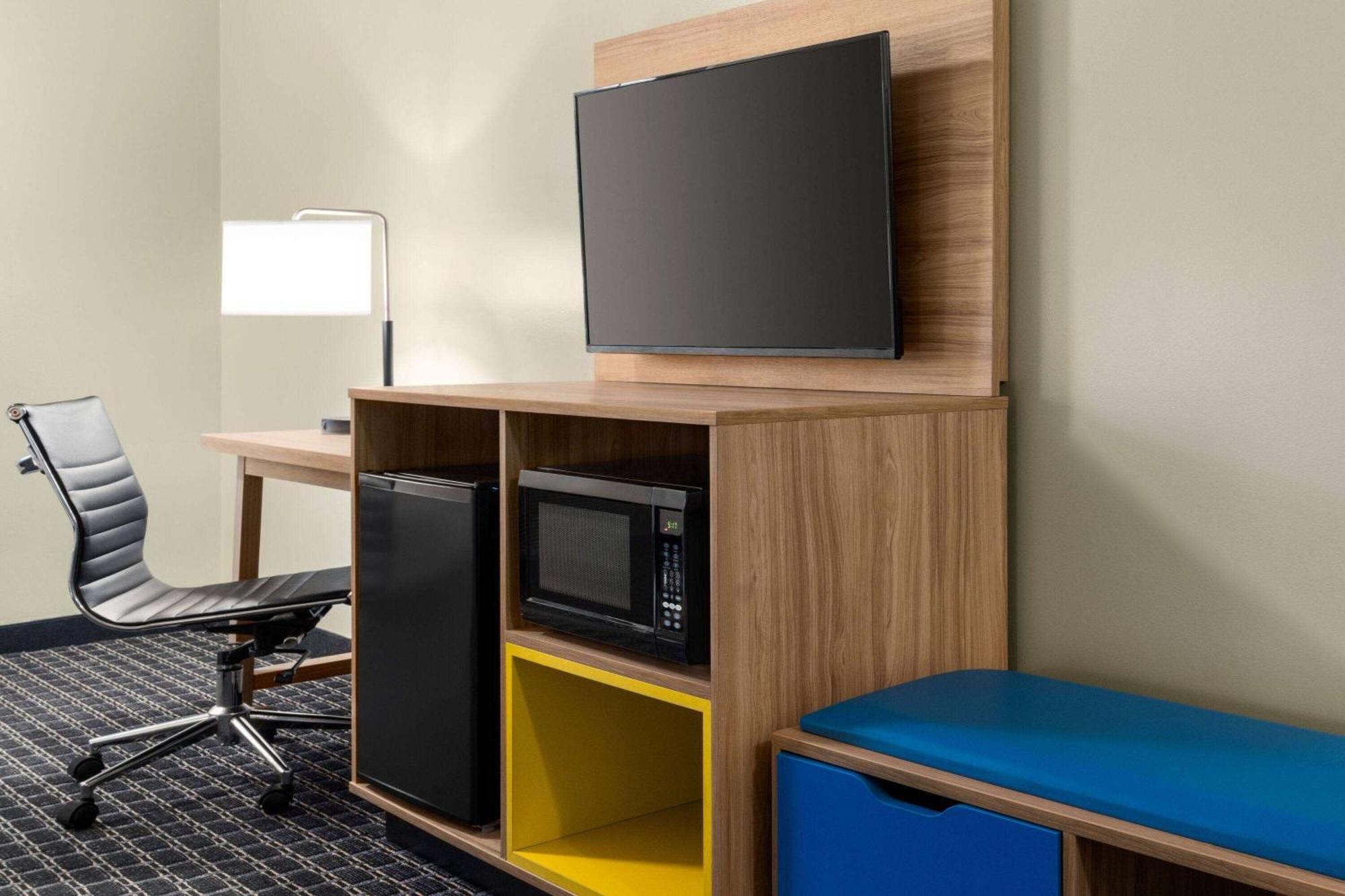 Days Inn & Suites By Wyndham Lancaster Amish Country Mountville Eksteriør bilde